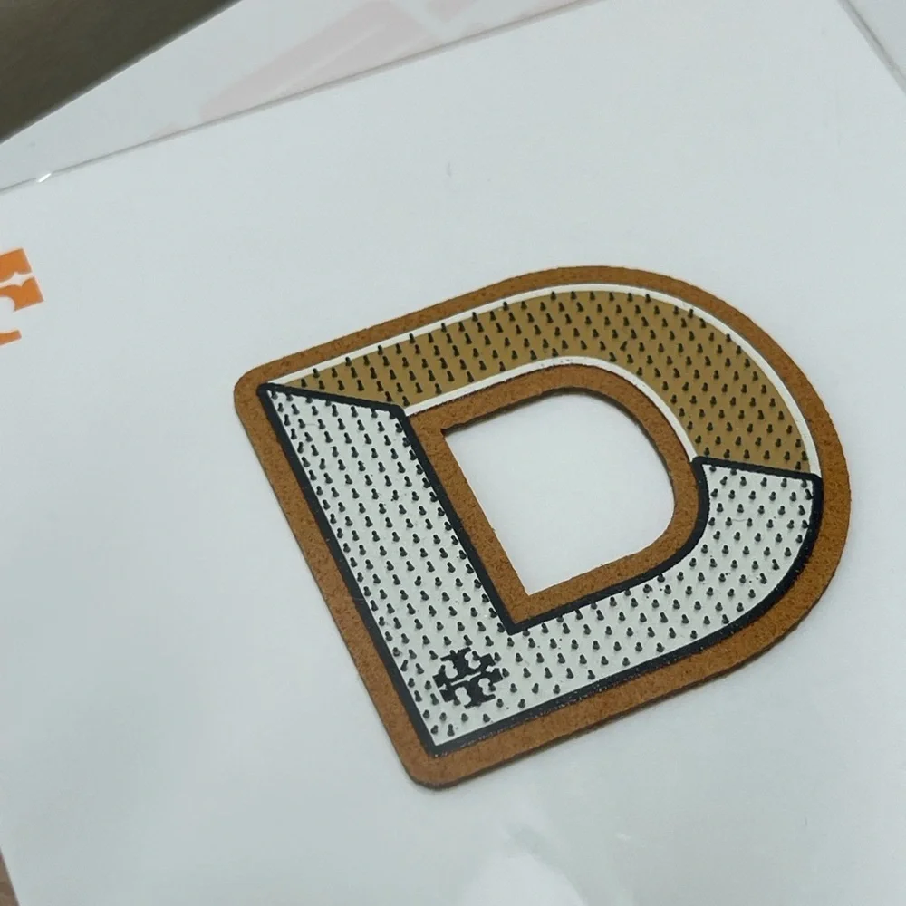 (new+tag) Tory Burch alphabet letter “D” stick them on phone, handbag or wallet